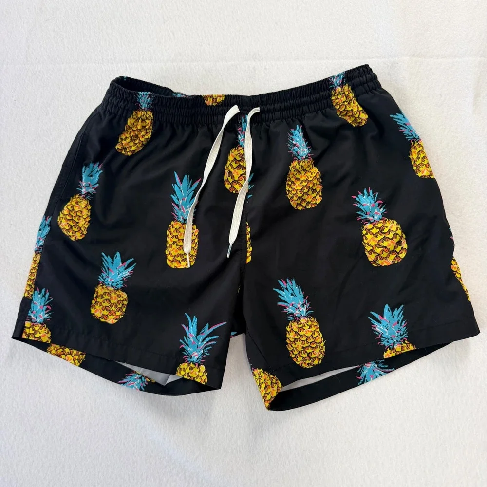 Chubbies Mens XL Swim Trunks Black Pineapple Print 5.5
